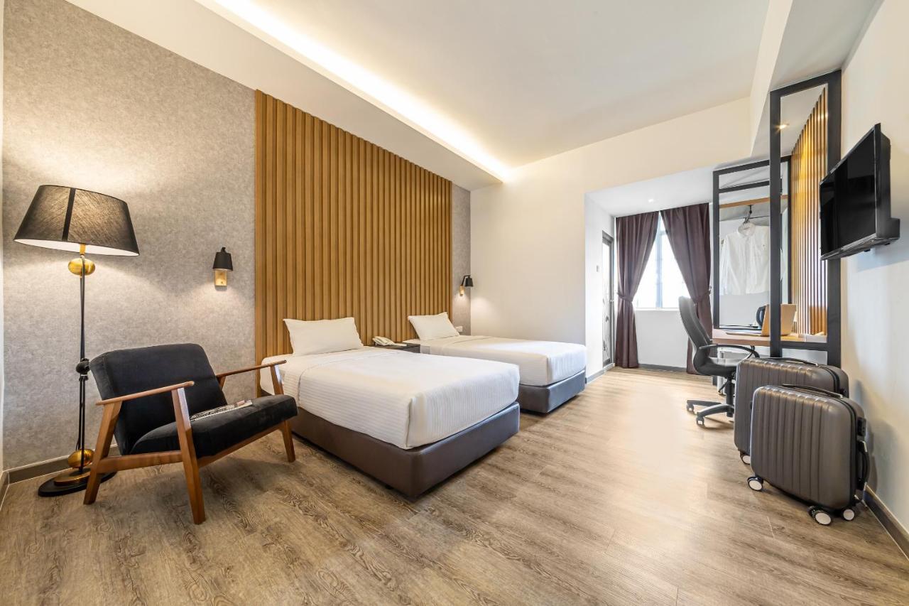 Thy Executive Hotel Johor Bahru Exterior photo